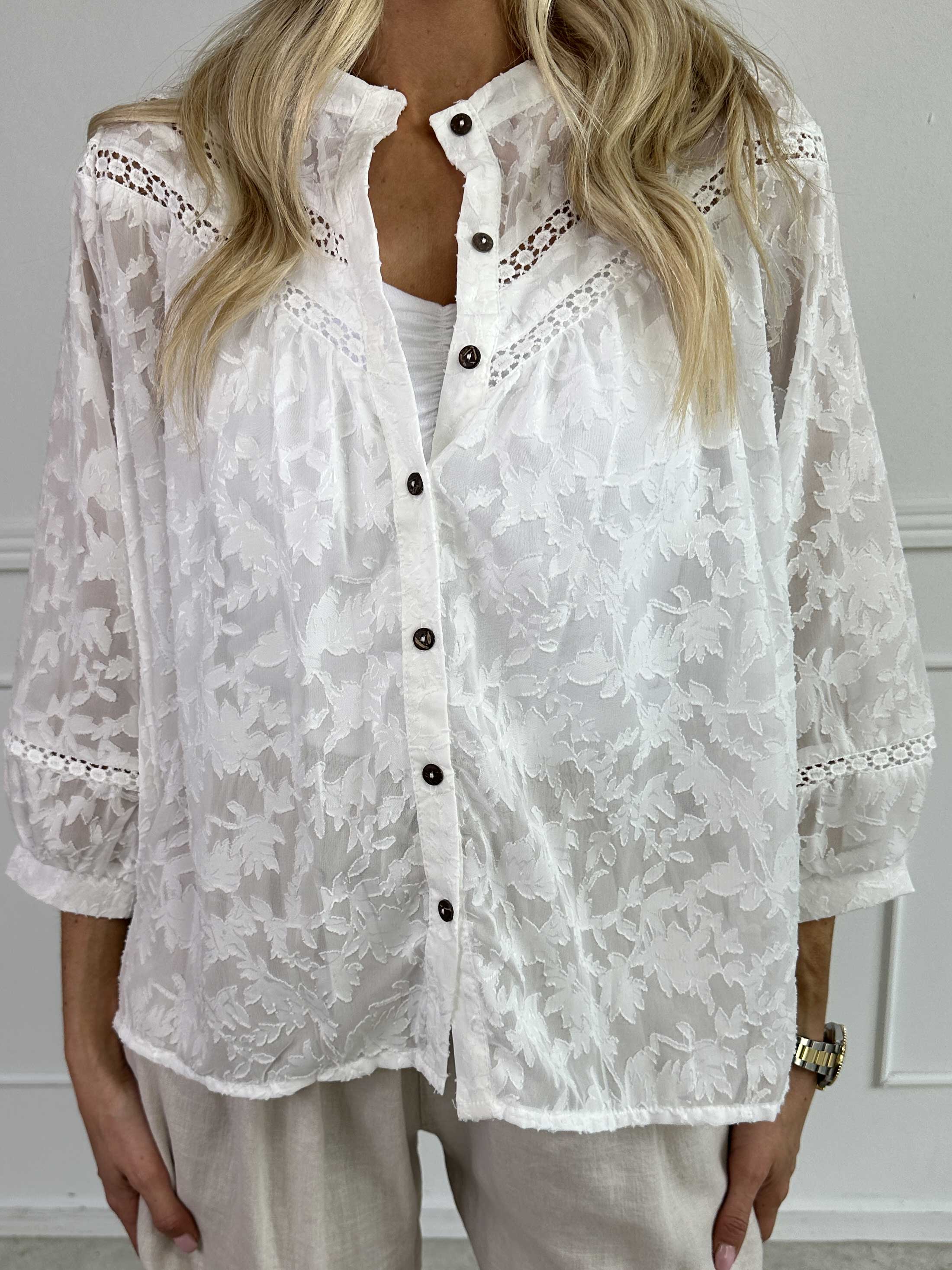 Brienne - Sød blondetunika med broderinger